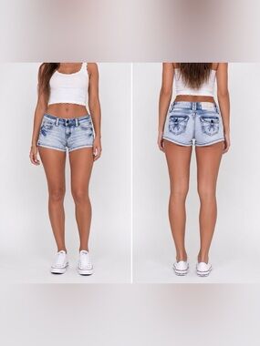 Y2K Hydraulic low Rise Jean Shorts Women’s Size 7/8 Light Wash Denim